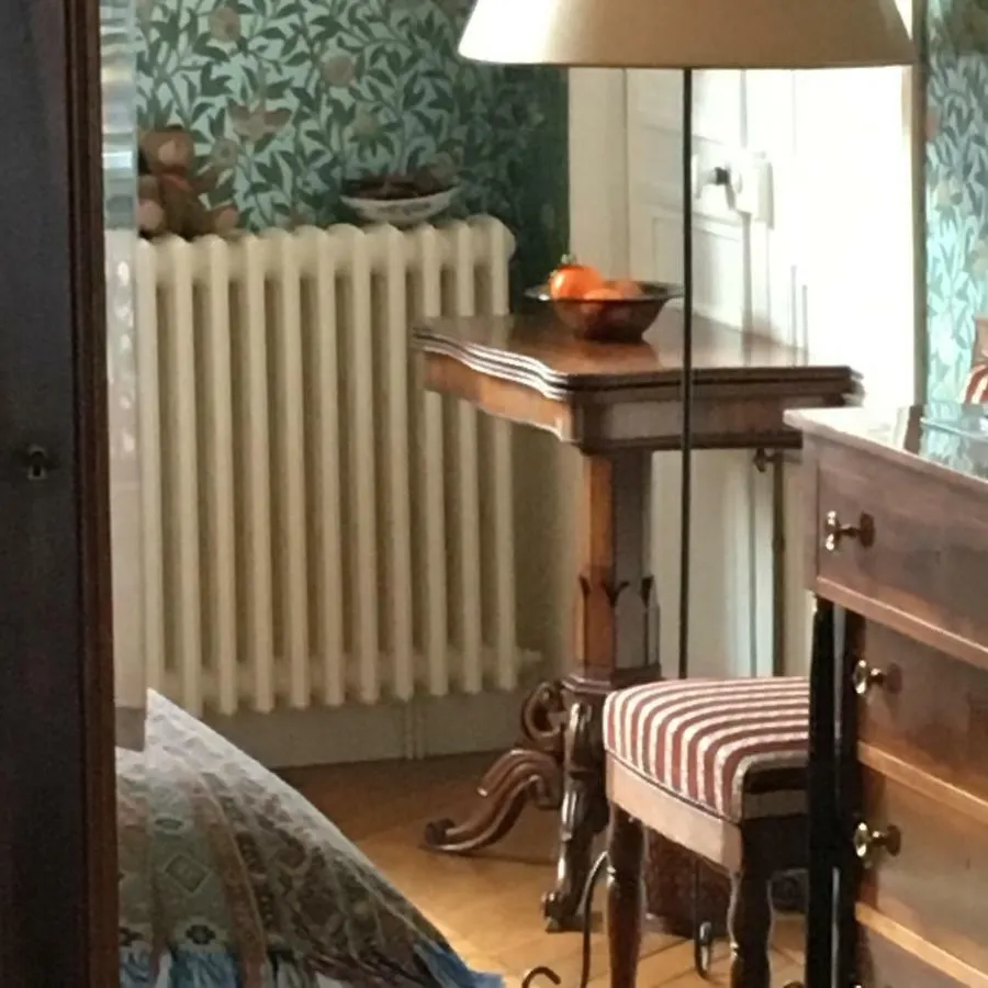 Le 48 Paris Bed and Breakfast Bed & Breakfast
