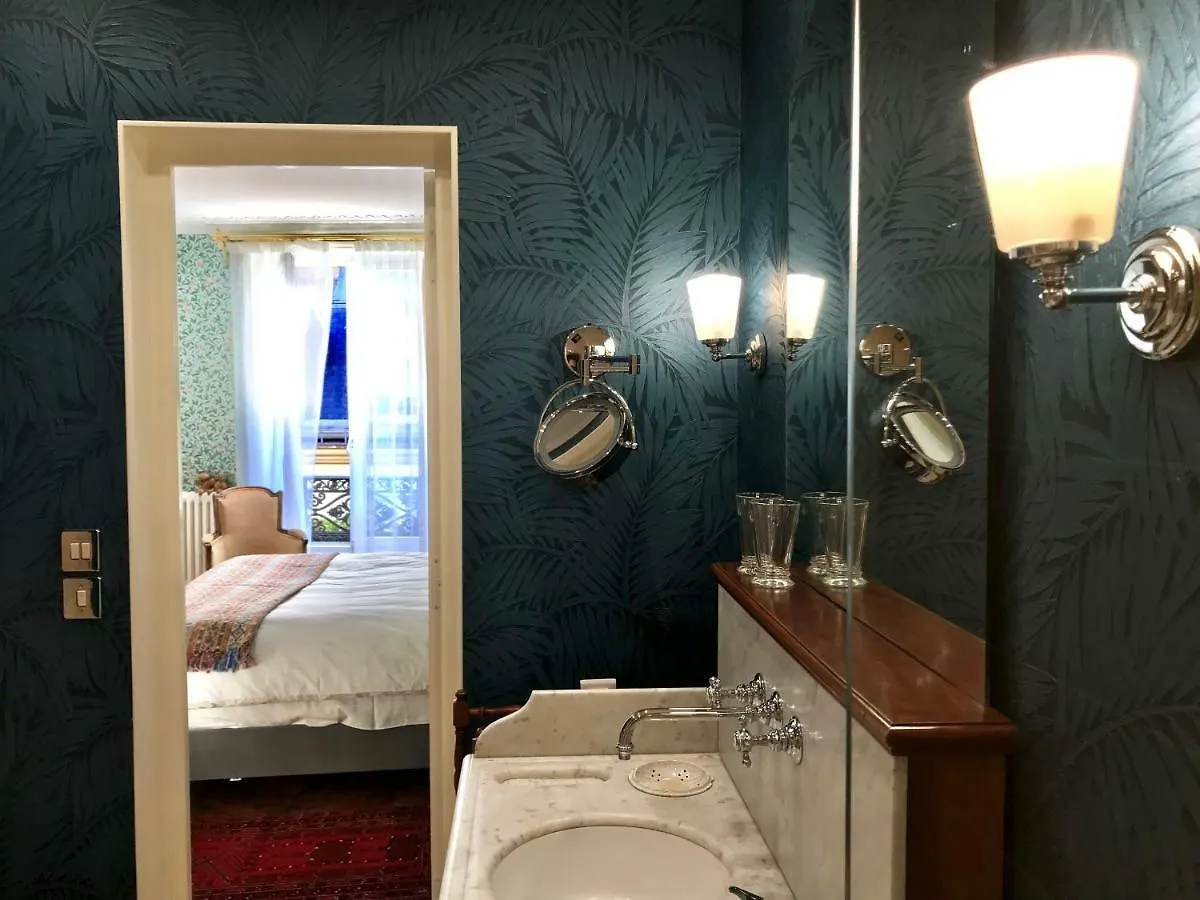 Le 48 Paris Bed and Breakfast