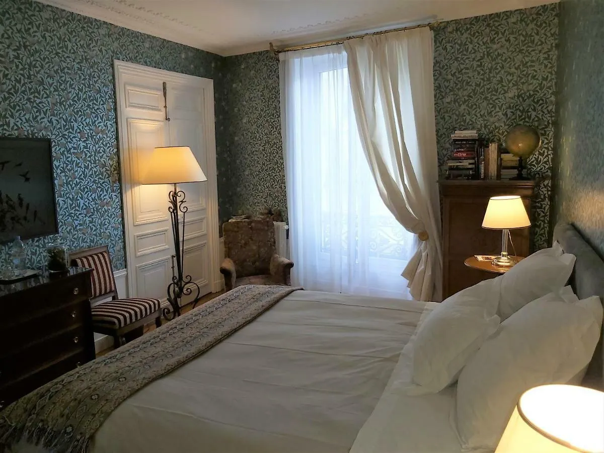 Le 48 Paris Bed & Breakfast 0*,  France